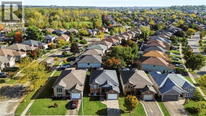 Photo 41 at 50 Brewster Way, Donegal / Mcguiness, Brantford