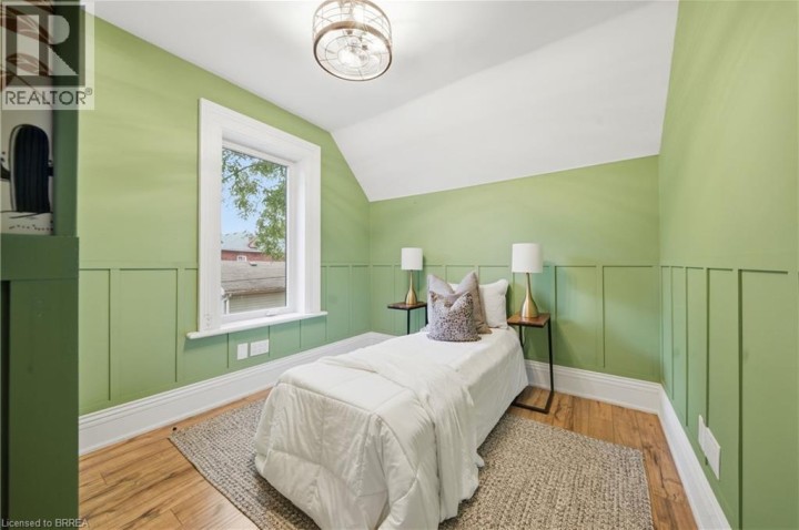 Photo 18 at 271 Park Avenue, East Ward, Brantford