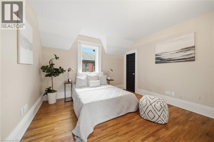 Photo 19 at 271 Park Avenue, East Ward, Brantford