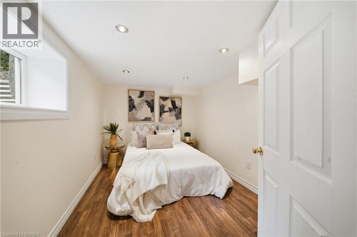 Photo 24 at 271 Park Avenue, East Ward, Brantford