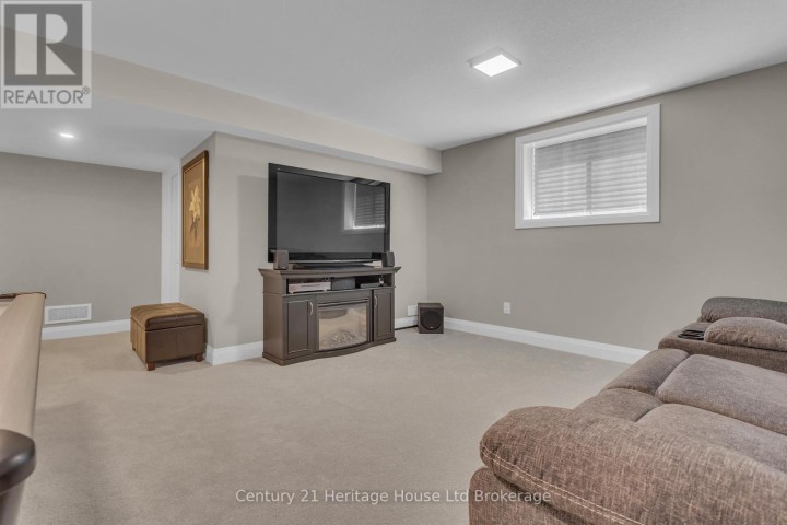 Photo 38 at 18 Thompson Court, Tillsonburg
