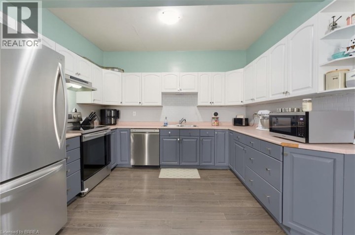 Photo 5 at 256 Dundas Street, Woodstock - South, Woodstock