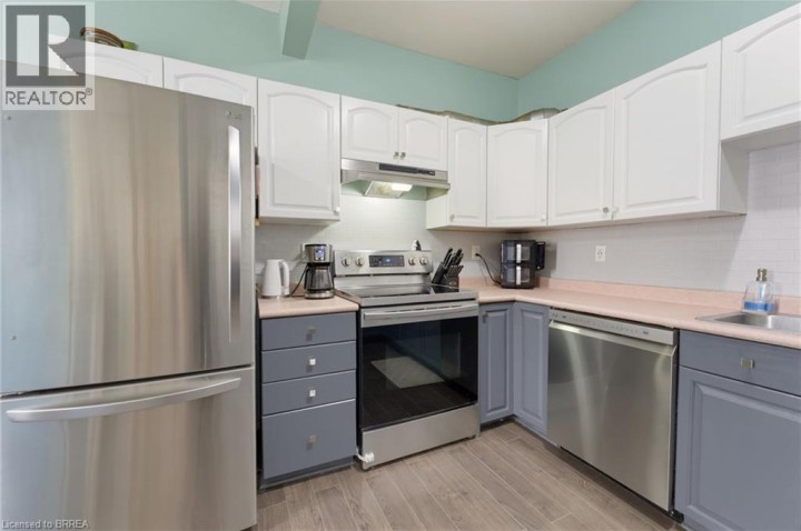 Photo 7 at 256 Dundas Street, Woodstock - South, Woodstock