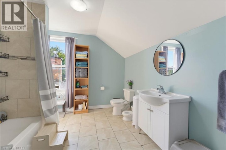 Photo 17 at 252 Dundas Street, Woodstock - South, Woodstock