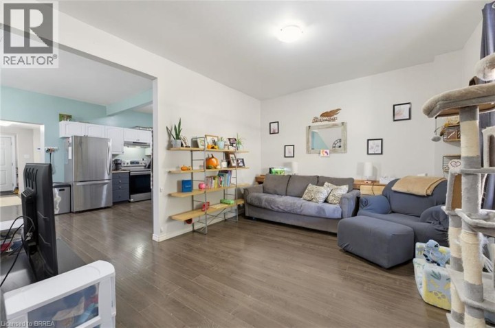 Photo 10 at 252 Dundas Street, Woodstock - South, Woodstock