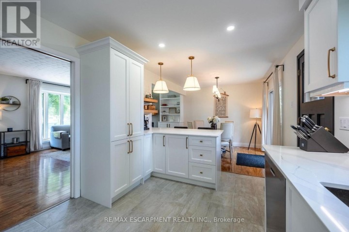 Photo 12 at 9 Normandy Circle, Simcoe, Norfolk County