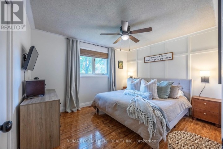 Photo 15 at 9 Normandy Circle, Simcoe, Norfolk County