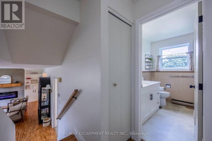 Photo 21 at 9 Normandy Circle, Simcoe, Norfolk County