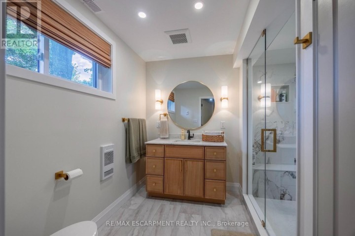 Photo 24 at 9 Normandy Circle, Simcoe, Norfolk County