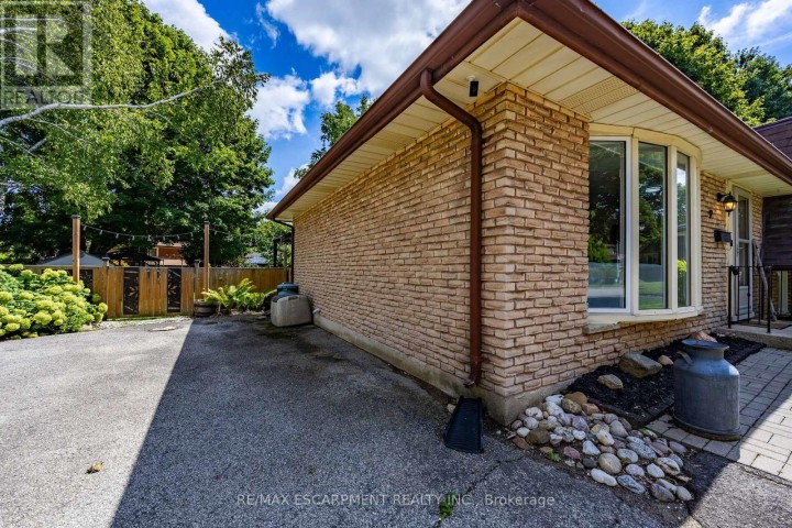 Photo 25 at 9 Normandy Circle, Simcoe, Norfolk County