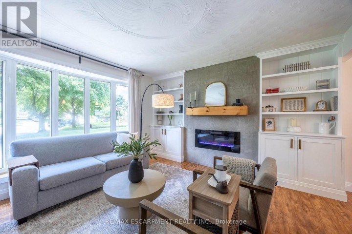 Photo 6 at 9 Normandy Circle, Simcoe, Norfolk County