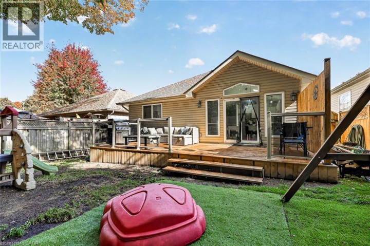 Photo 45 at 10 Potters Way, Woodstock - South, Woodstock