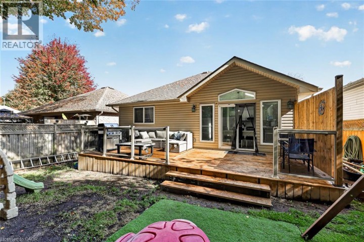 Photo 41 at 10 Potters Way, Woodstock - South, Woodstock