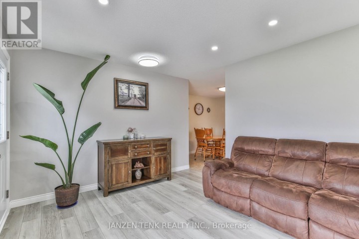 Photo 9 at 401 19 Highway, Tillsonburg