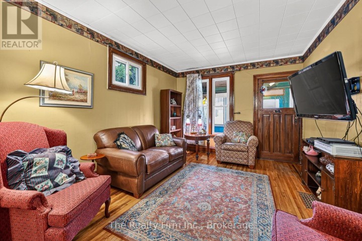 Photo 10 at 741 Nelson Street, Woodstock - North, Woodstock