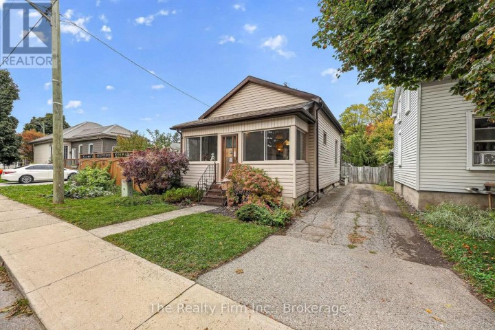 Photo 4 at 741 Nelson Street, Woodstock - North, Woodstock