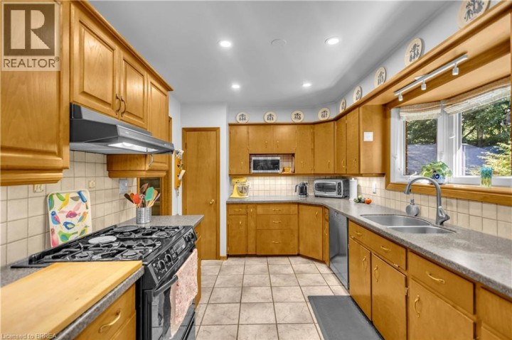Photo 8 at 398 Bishopgate Road, Sw Rural, Brantford