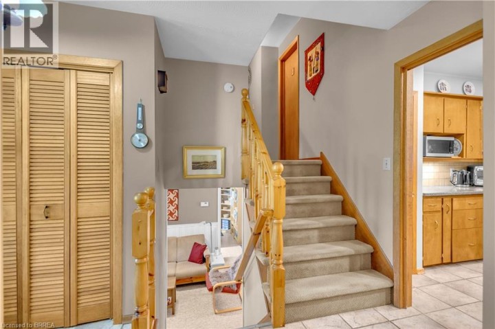 Photo 14 at 398 Bishopgate Road, Sw Rural, Brantford