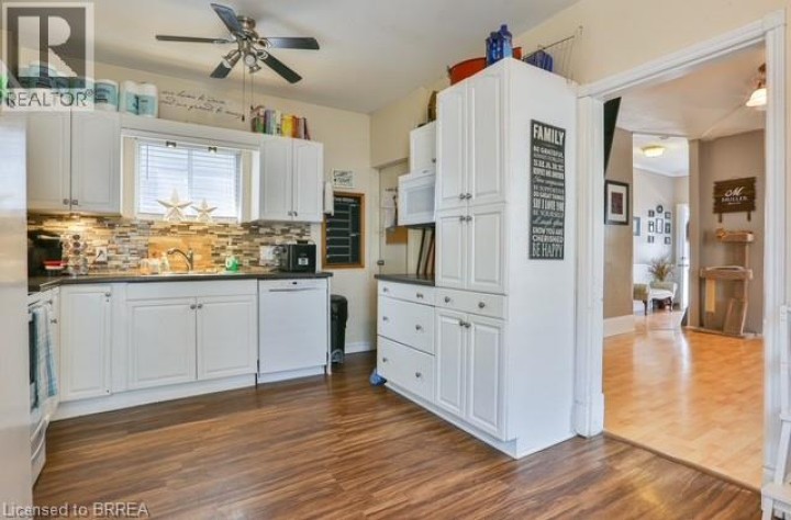 Photo 9 at 42 Spring Street, Holmedale, Brantford