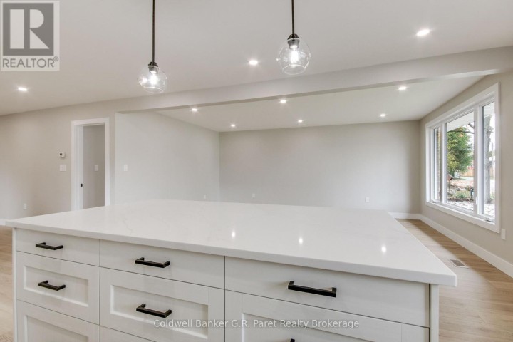 Photo 11 at 171 Crysler Street, Delhi, Norfolk County