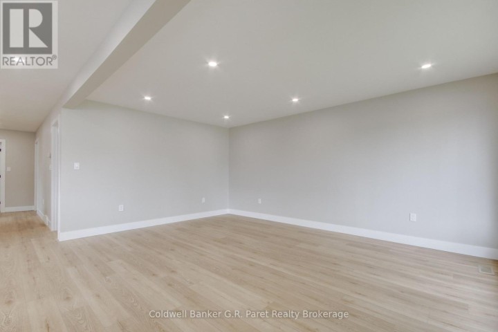 Photo 7 at 171 Crysler Street, Delhi, Norfolk County