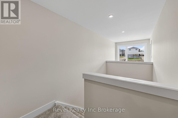 Photo 32 at 325 Kading Crescent, Woodstock - South, Woodstock
