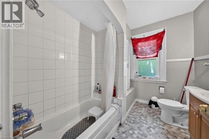 Photo 15 at 126 Chatham Street, Downtown Core, Brantford
