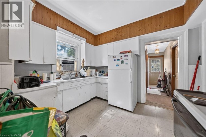 Photo 4 at 126 Chatham Street, Downtown Core, Brantford