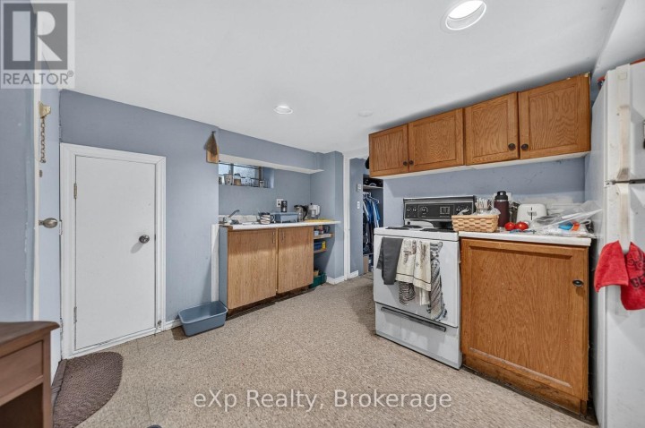 Photo 18 at 126 Chatham Street, Brantford