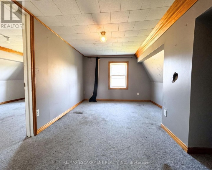 Photo 11 at 233 Talbot Street, Courtland, Norfolk County