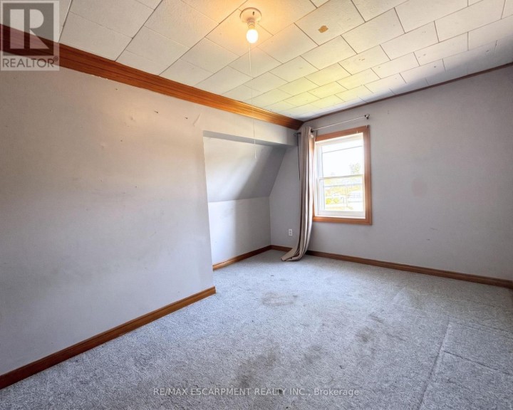 Photo 12 at 233 Talbot Street, Courtland, Norfolk County