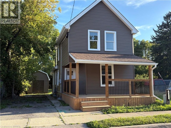 Photo 2 at 17 Able Avenue, Victoria / Arthur, Brantford