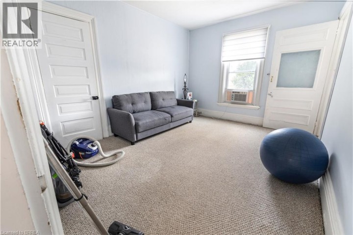 Photo 19 at 86 Victoria Street, Victoria / Arthur, Brantford