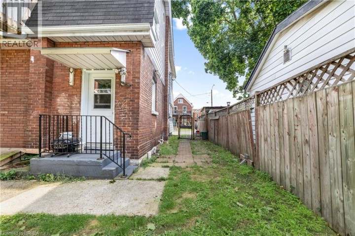 Photo 3 at 86 Victoria Street, Victoria / Arthur, Brantford