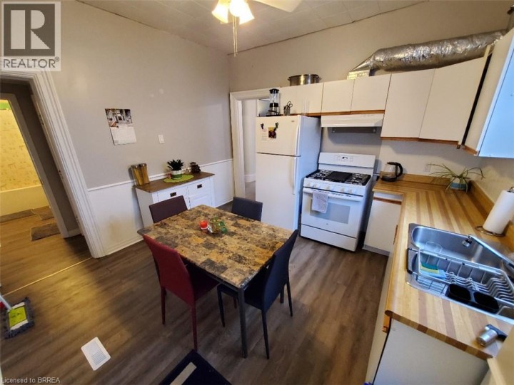 Photo 6 at 86 Victoria Street, Victoria / Arthur, Brantford