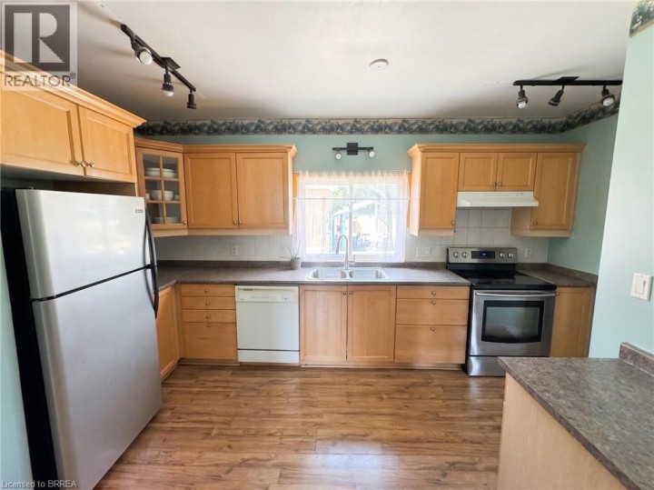 Photo 6 at 92 Mary Street, Victoria / Arthur, Brantford
