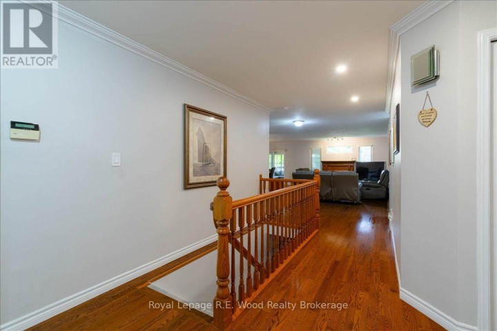 Photo 10 at 2 Oriole Crescent, Woodstock - North, Woodstock