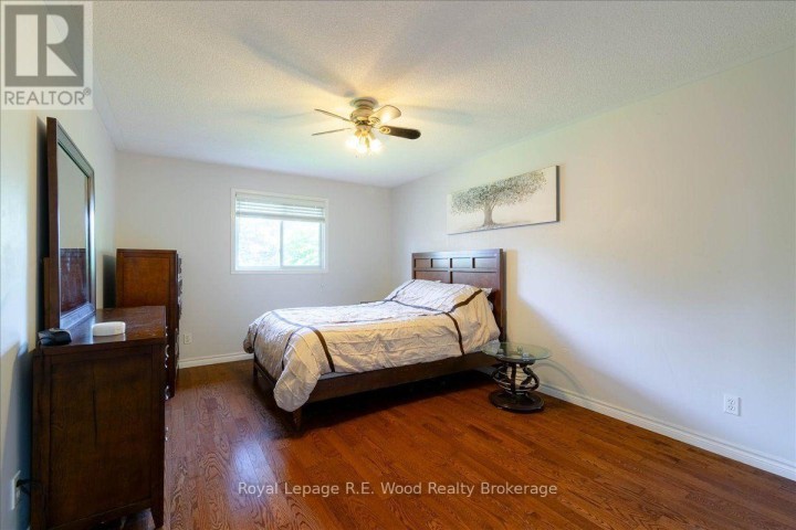 Photo 12 at 2 Oriole Crescent, Woodstock - North, Woodstock