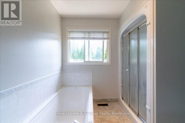 Photo 15 at 2 Oriole Crescent, Woodstock - North, Woodstock