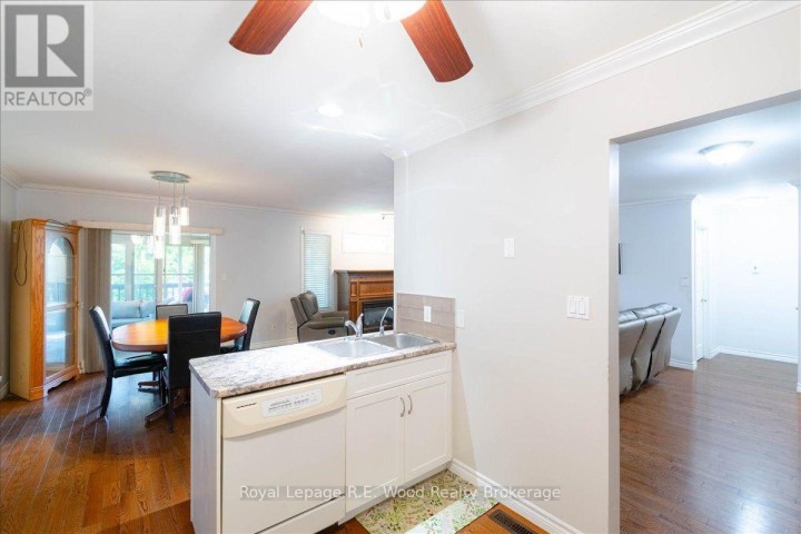 Photo 21 at 2 Oriole Crescent, Woodstock - North, Woodstock