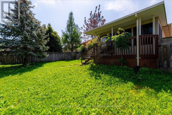 Photo 39 at 2 Oriole Crescent, Woodstock - North, Woodstock