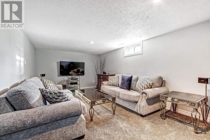 Photo 14 at 36 Alexander Drive, Brantford
