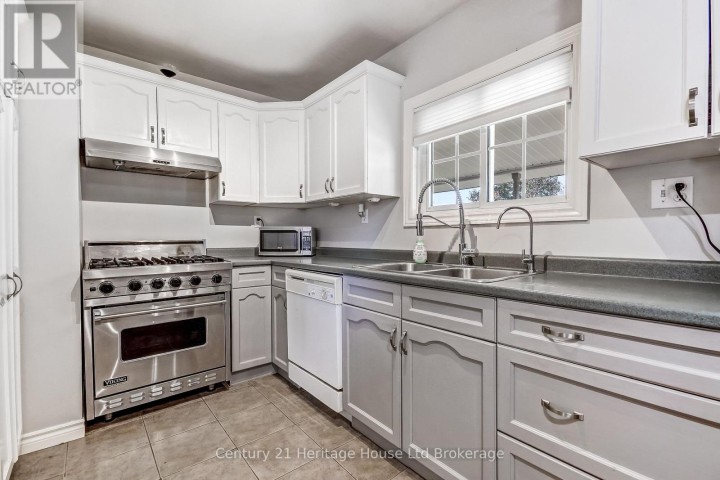Photo 4 at 36 Alexander Drive, Brantford