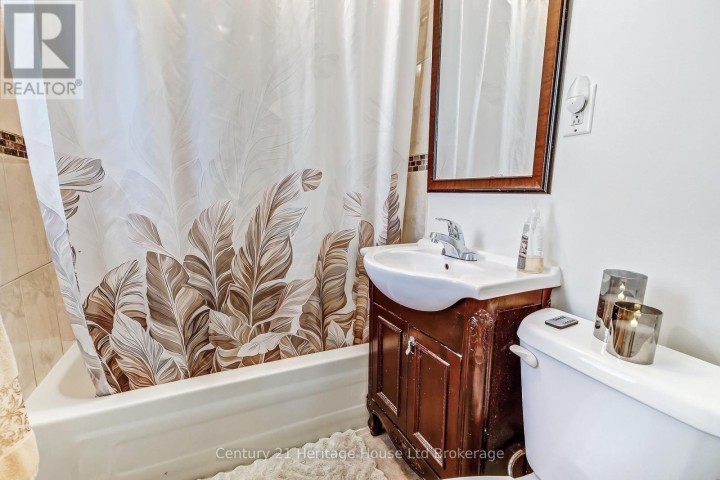 Photo 8 at 36 Alexander Drive, Brantford