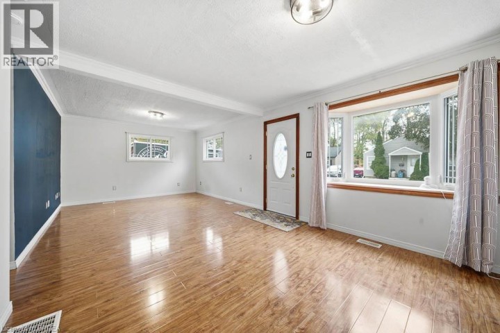 Photo 10 at 69 Sixth Avenue, Eagle Place East, Brantford
