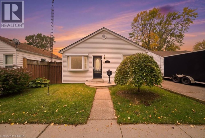 Photo 2 at 69 Sixth Avenue, Eagle Place East, Brantford
