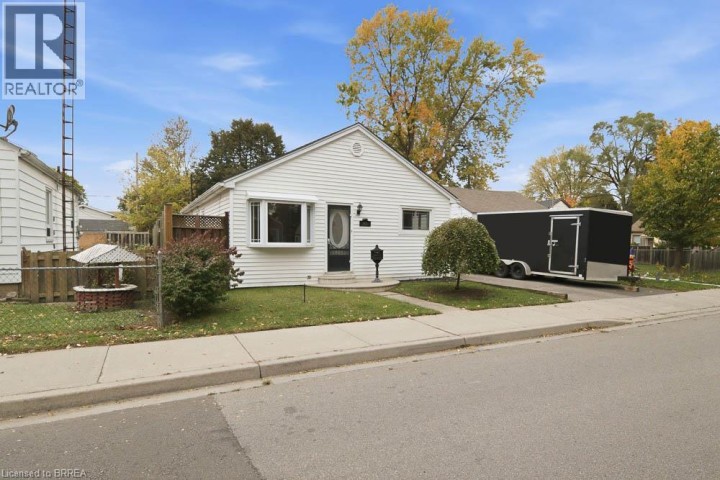 Photo 4 at 69 Sixth Avenue, Eagle Place East, Brantford