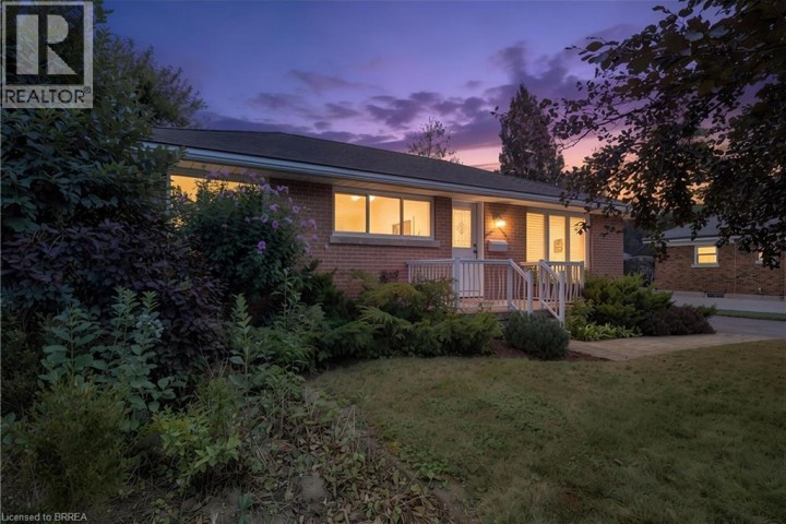 Photo 3 at 25 Wayne Drive, Fairview / Greenbrier, Brantford