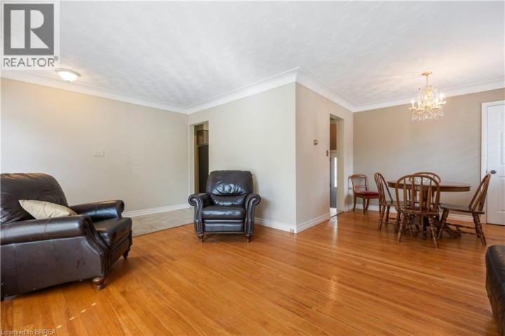 Photo 12 at 25 Wayne Drive, Fairview / Greenbrier, Brantford