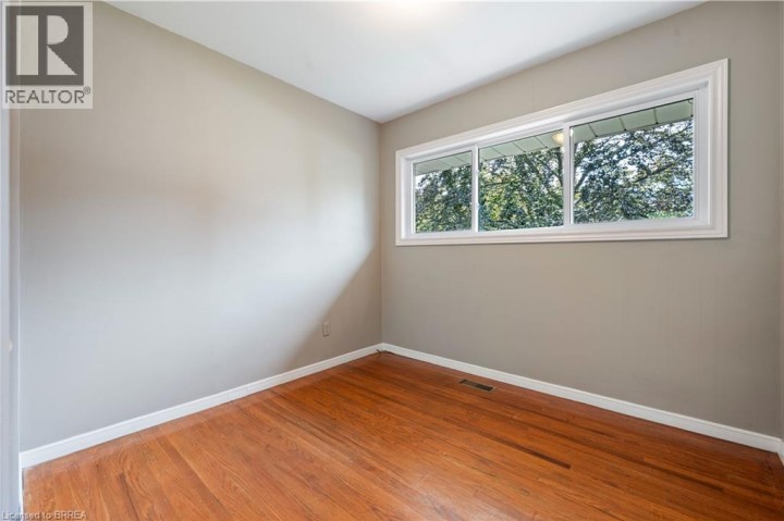 Photo 17 at 25 Wayne Drive, Fairview / Greenbrier, Brantford